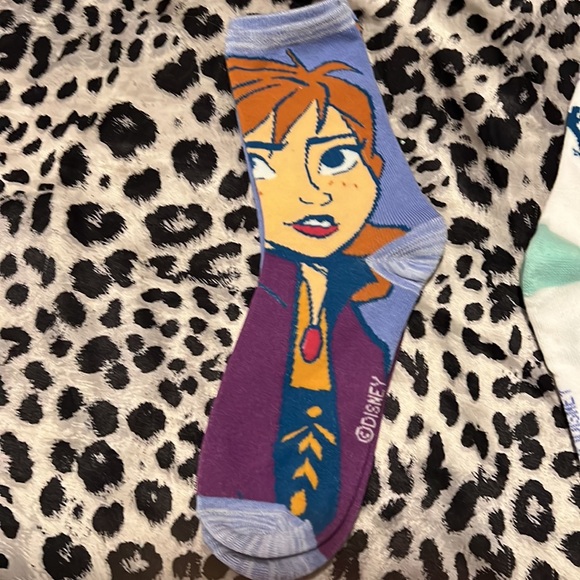 🆑FINAL PRICE‼️ 7 Frozen 2 socks kids L crew, quarter, and no show - Picture 4 of 8